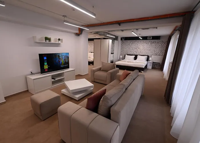 Alexandar Square Suites